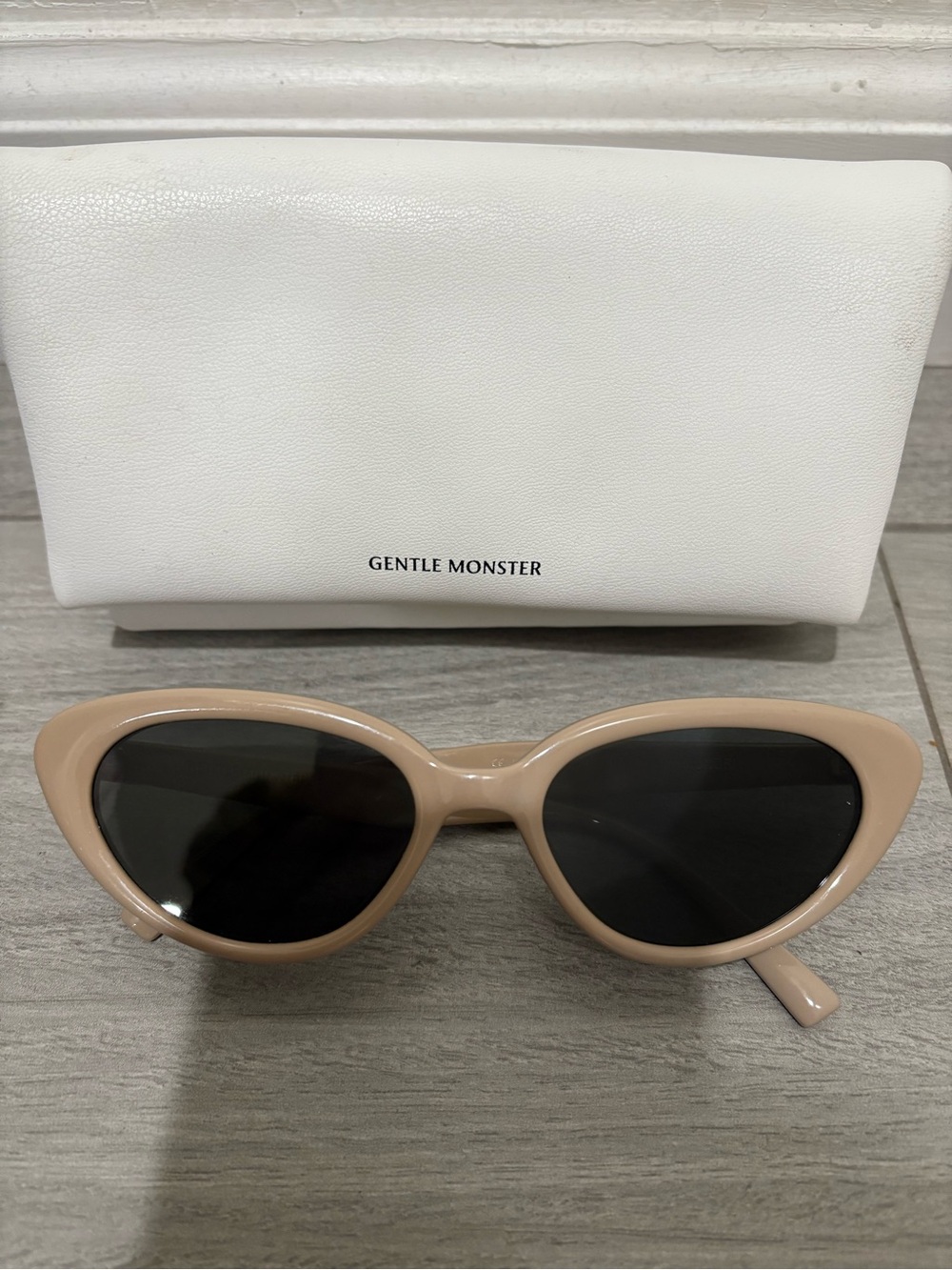 GENTLE MONSTER Beige Oval Sunglasses with Dark Lenses